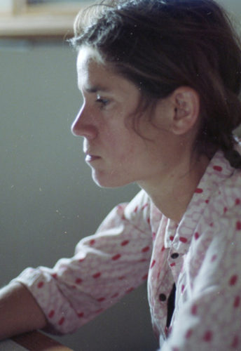 Portrait (vue de profil) de Géraldine Alibeu autrice illustratrice