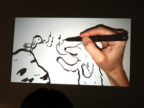 main de Géraldine Alibeu dessinant