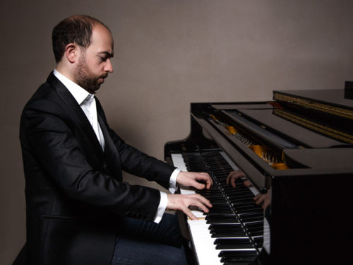 François Dumont jouant au piano